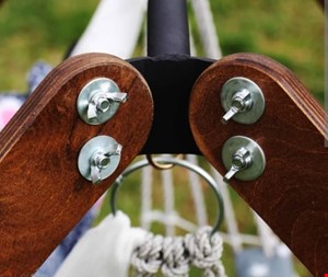 پایه تاب چوبی رنگ طبیعی