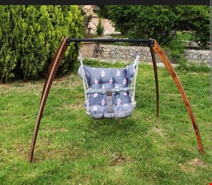 پایه تاب چوبی رنگ طبیعی