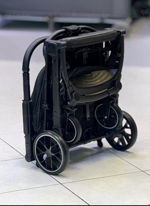 کالسکه مسافرتی رو به مادر کیدیلو مدل kidilo D8