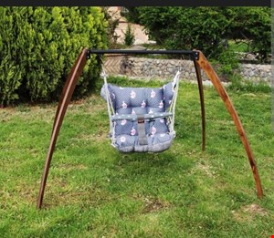 پایه تاب چوبی رنگ طبیعی